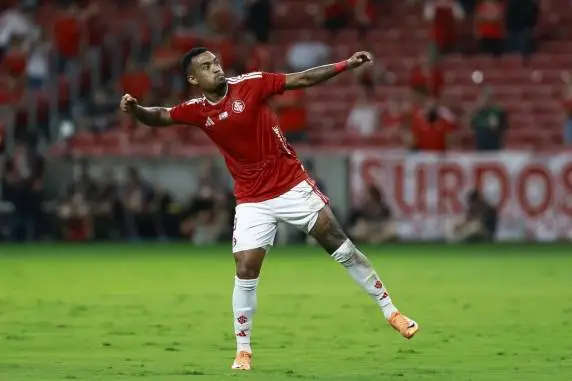 Inter sofre empate do São Paulo no fim e desperdiça chance de se afastar do Z-4 do Brasileirão