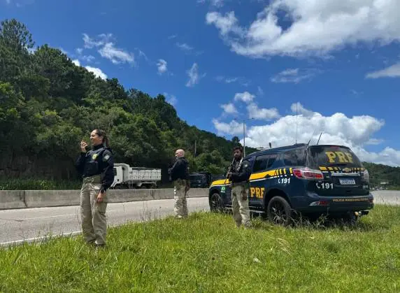 PRF apresenta balanço Operação Dia do Trabalho 2026 nas rodovias federais do RS