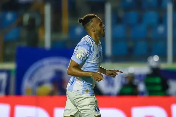Grêmio goleia o Confiança e garante vaga nas oitavas da Copa do Brasil