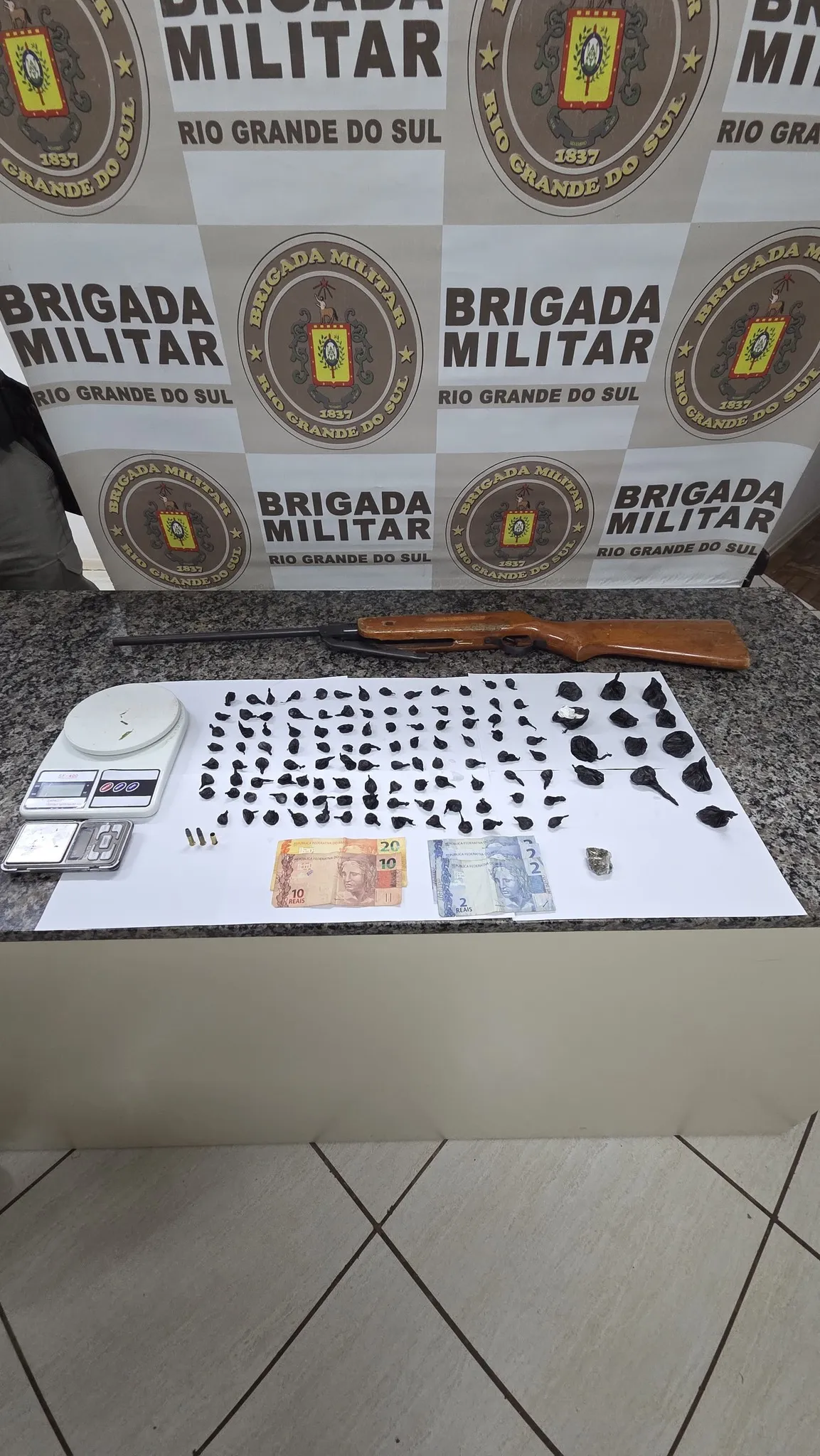 BM prende homem por tráfico de drogas no bairro São Joaquim, em Entre-Ijuís