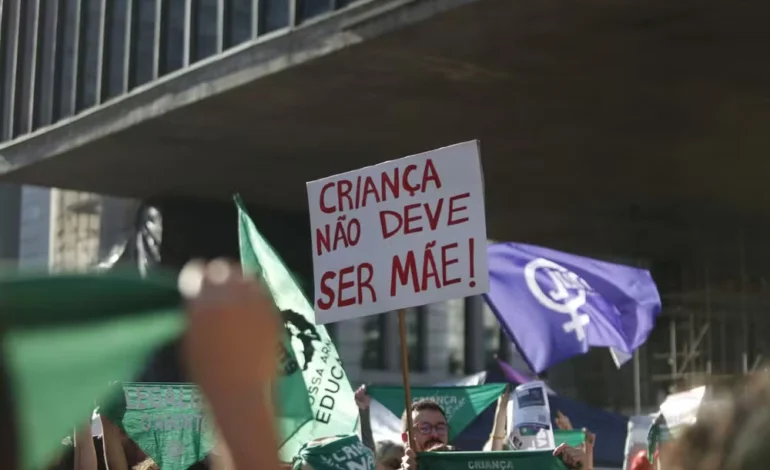 A cada mil bebês nascidos em 2024, 5 eram filhos de crianças estupradas