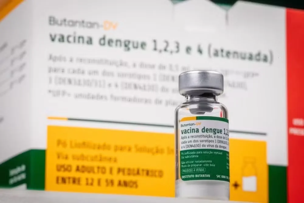 Ministério da Saúde suspende vacinação contra dengue do Butantan após investigação de casos graves