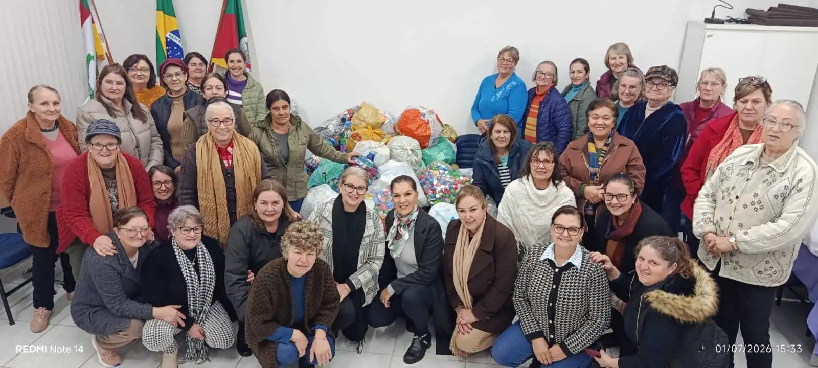 Clubes de Mães arrecadam 500 agasalhos e mais de 200 quilos de recicláveis para doação