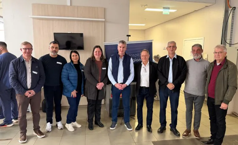 Hospital Regional das Missões homenageia deputado Loureiro pelo apoio recebido