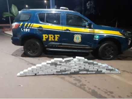 PRF prende mulher e apreende mais de 80kg de cocaína em Ijuí