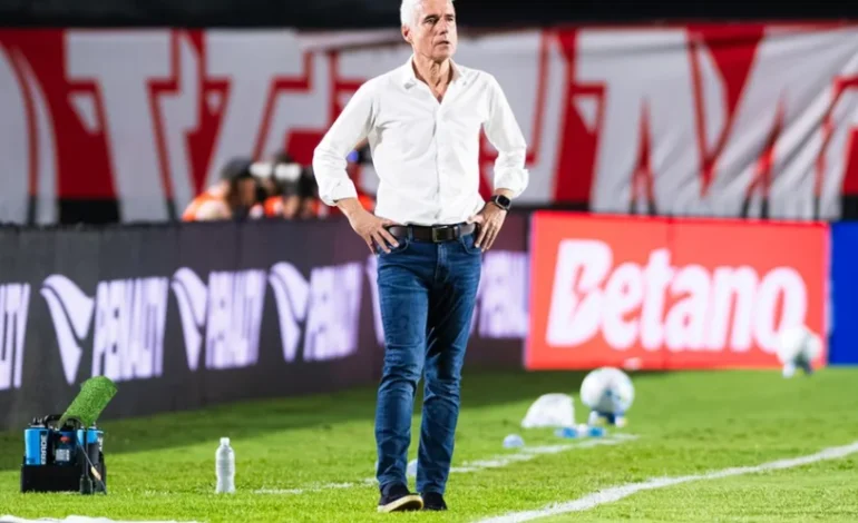 Grêmio demite Luis Castro após derrota para o Vasco