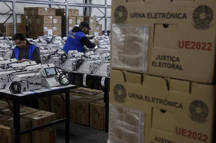 RS inicia lacração de mais de 30 mil urnas eletrônicas para as eleições de outubro