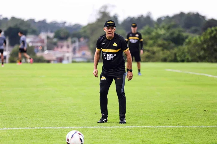 Eduardo Baptista assume o Inter com missão de afastar o clube do rebaixamento