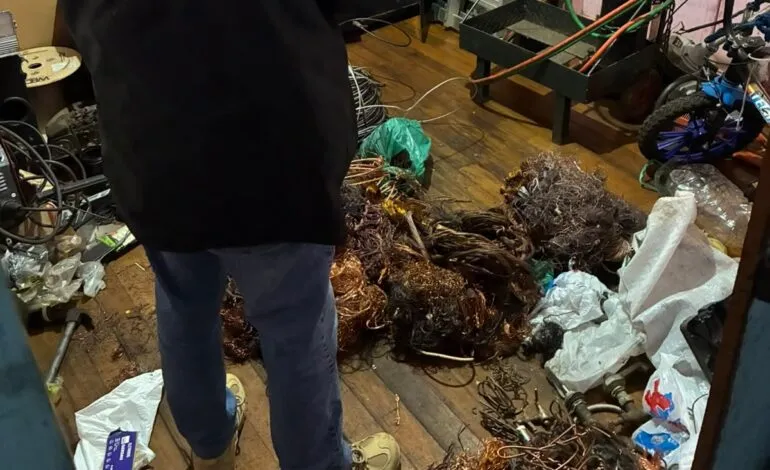 Homem é preso por receptação e mais de 160 quilos de cobre e alumínio são apreendidos