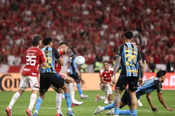 Dia de Gre-Nal e classificação de R$ 9 milhões em jogo para Grêmio e Inter