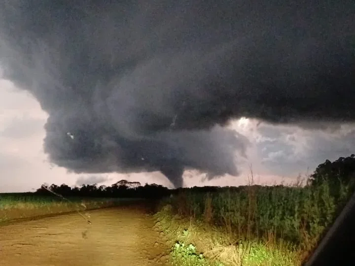 RS terá sequência de temporais com risco de tornado, granizo e ventos acima de 90 km/h