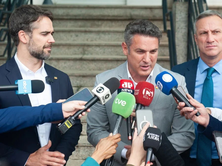Zucco e Eduardo Leite inauguram escritório de transição de governo no RS