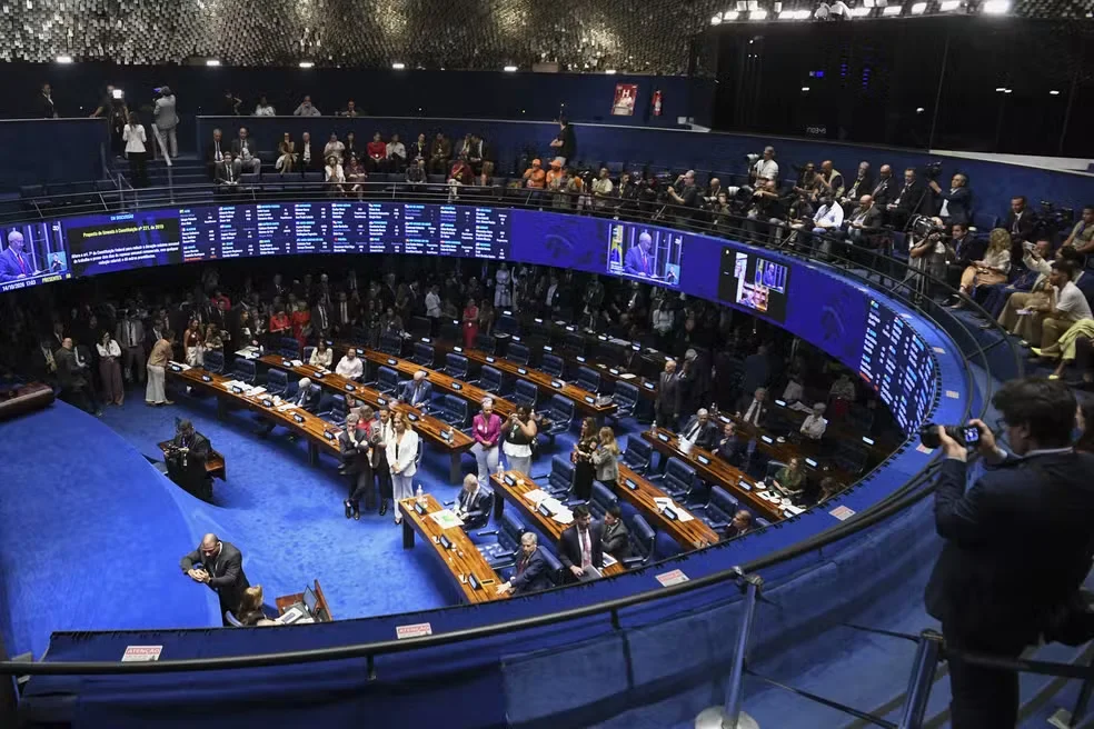 PT e oposição apresentam propostas diferentes para reduzir maioridade penal no Senado