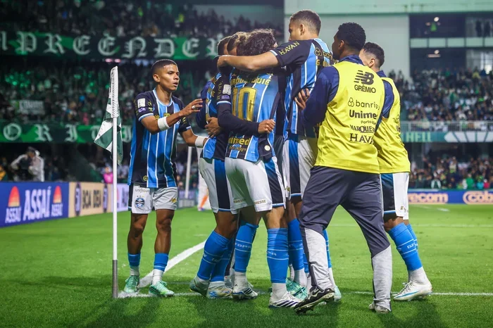 Grêmio enfrenta o Athletico-PR pela 33ª rodada do Brasileirão