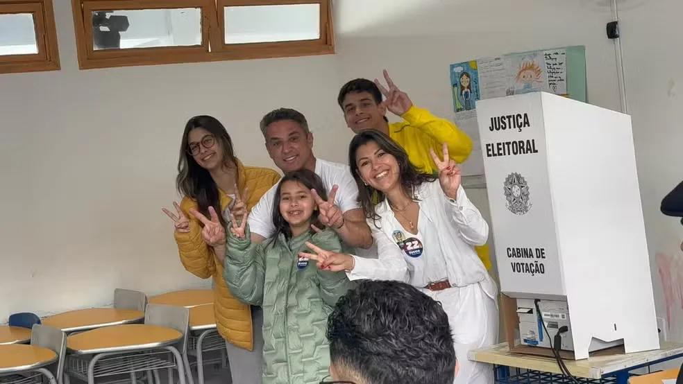 Luciano Zucco vota em Porto Alegre