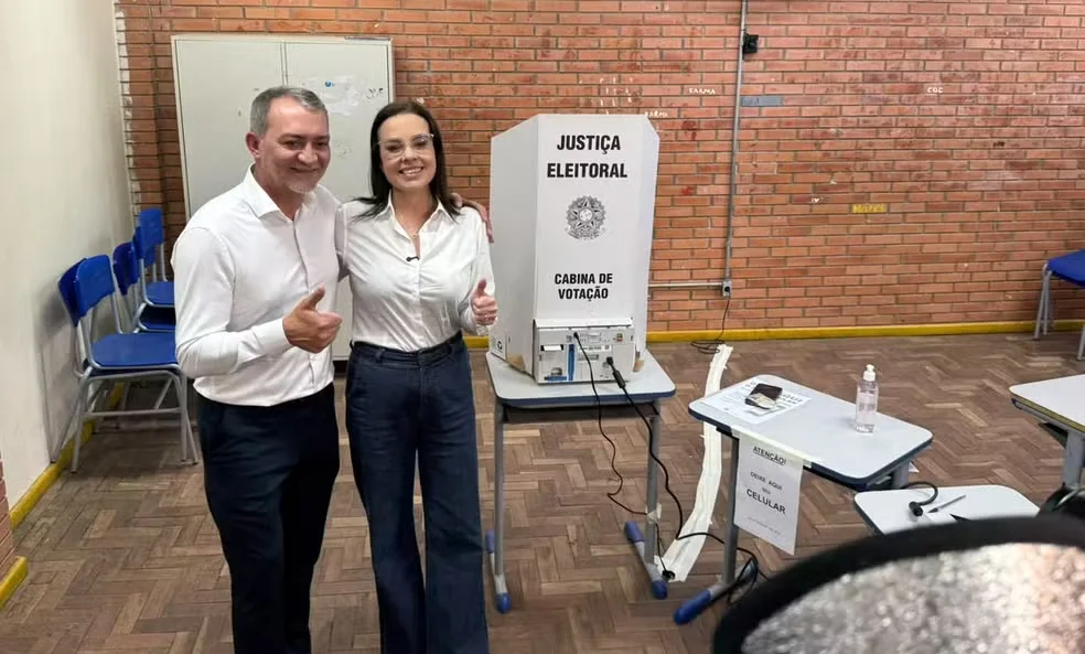 Juliana Brizola vota em Porto Alegre