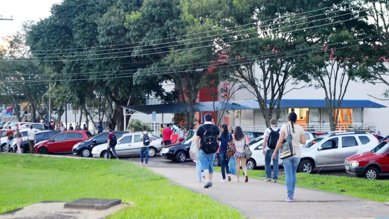 URI publica edital de bolsas de estudo para estudantes veteranos 2026/2