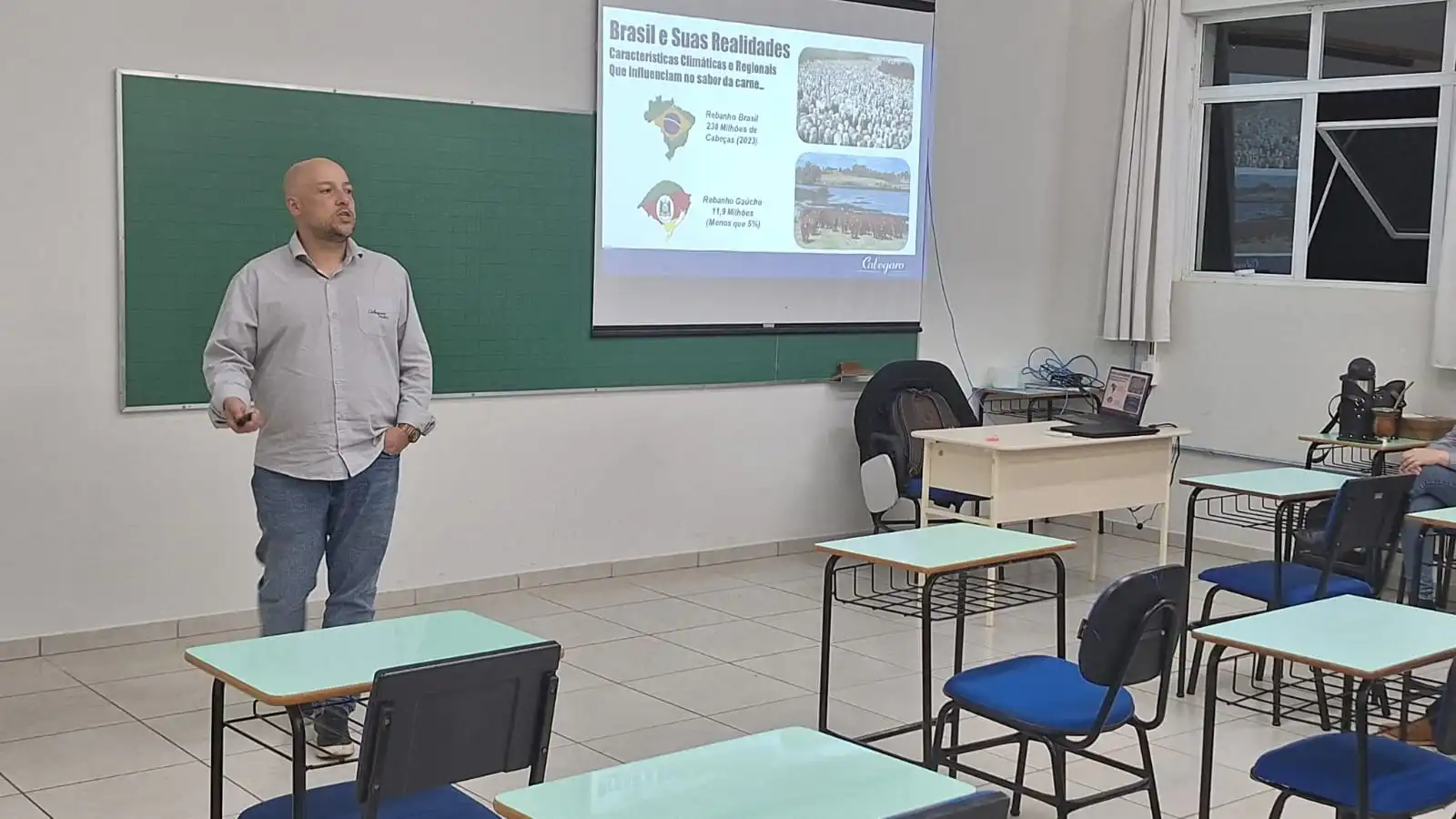 Intercâmbio acadêmico pedagógico recebe estudantes argentinos do Instituto Carlos Linneo na URI Santo Ângelo