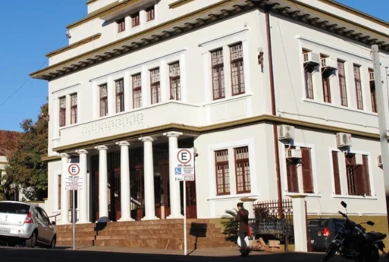 Prefeitura de Ijuí abre concurso público com mais de 150 vagas e salários de até R$ 21 mil
