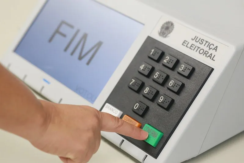 Flávio Bolsonaro vence em Santo Ângelo no segundo turno