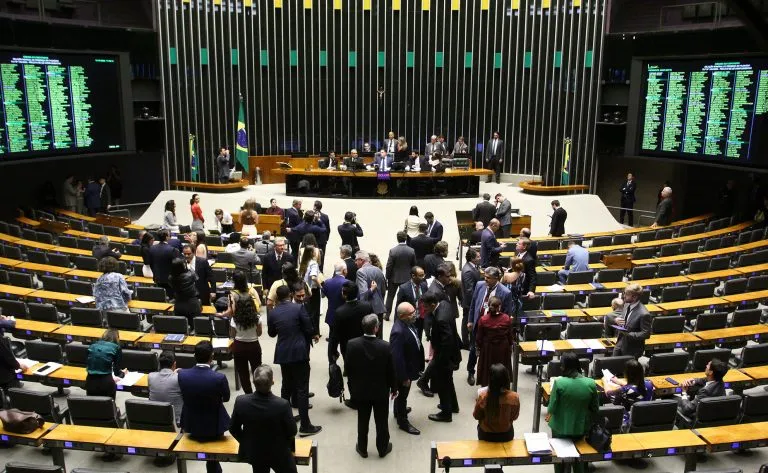 Câmara aprova teto de R$ 140 mil para o MEI e perdão de dívidas