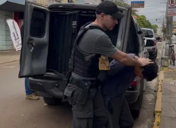 Homem é preso suspeito de assédio sexual contra menina de 12 anos em São Borja